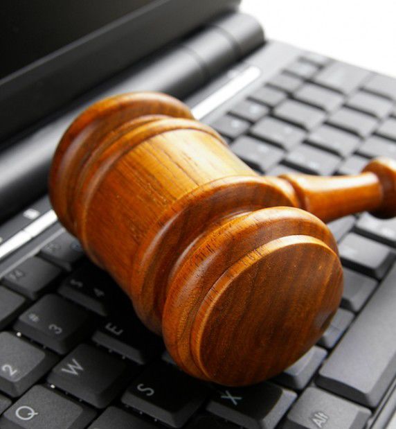 Computer, court